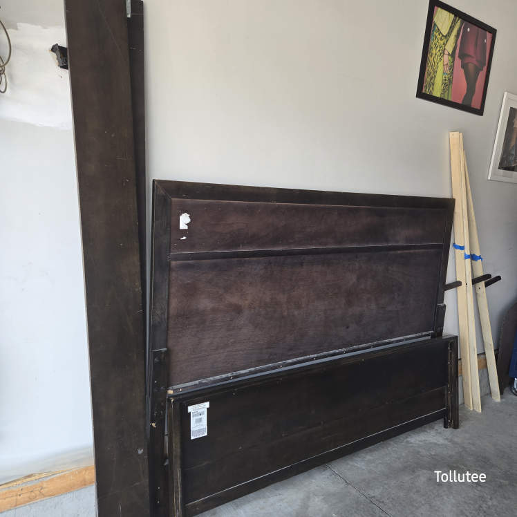 Dark Wooden Kingsize Bed Frame only - photo 2