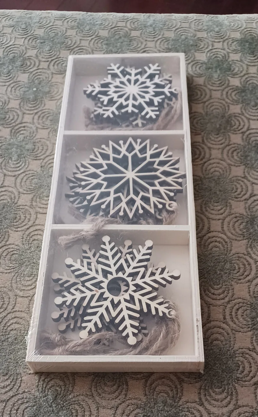 Snowflake Ornaments Set image indicator(2)