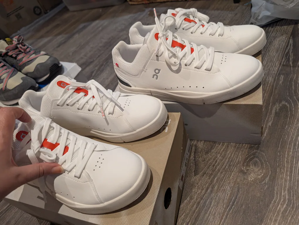 BNIB, On The Roger Advantage Sneakers, size 8.5 and 9 womens image indicator(2)