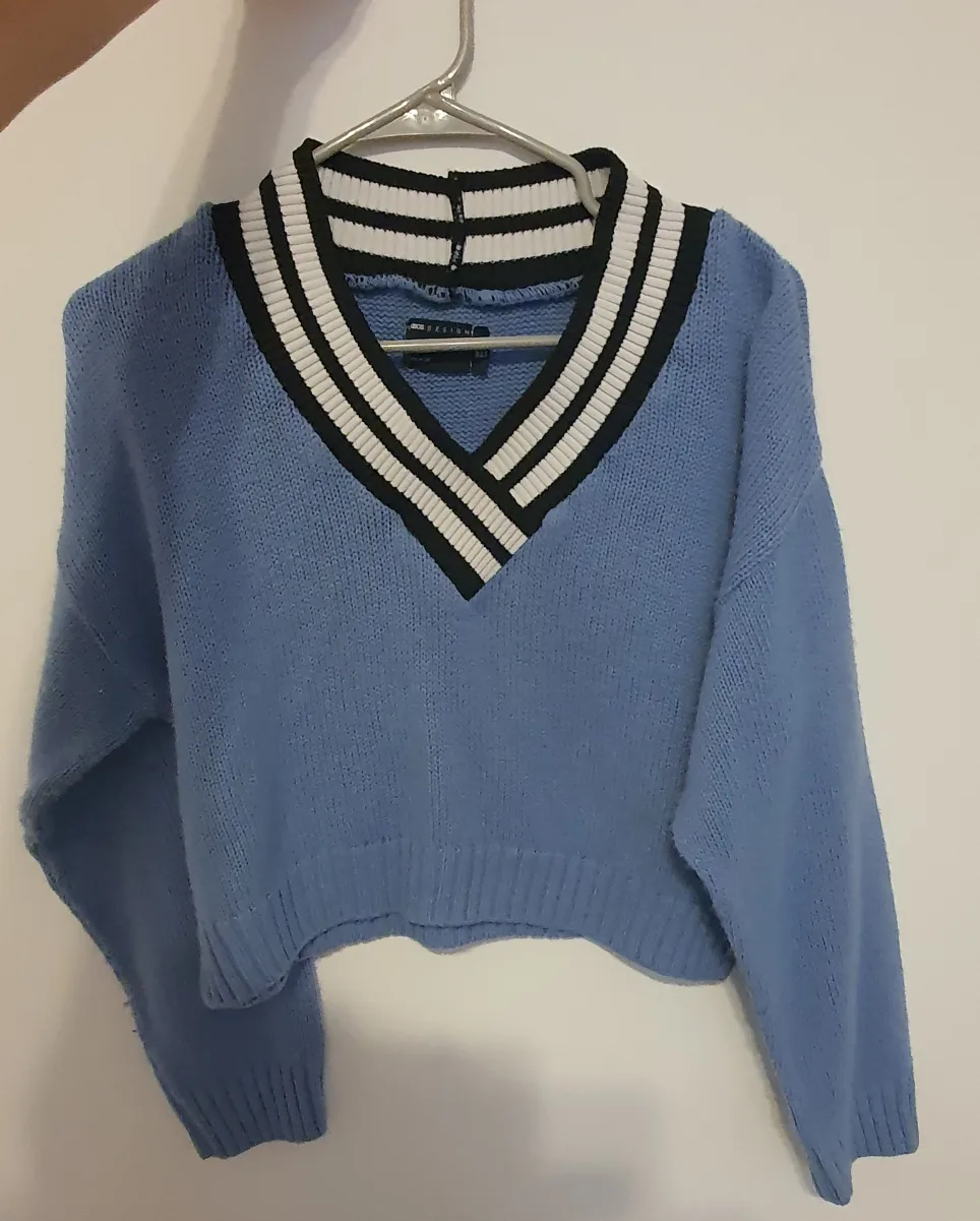 V-neck Knit Sweater thumbnail