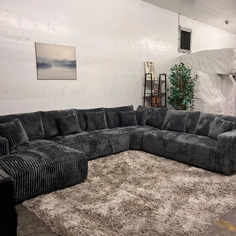 New Casa bella U shaped sofa sectional. Delivery thumbnail