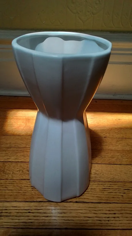 Umbra White Vase image indicator(2)