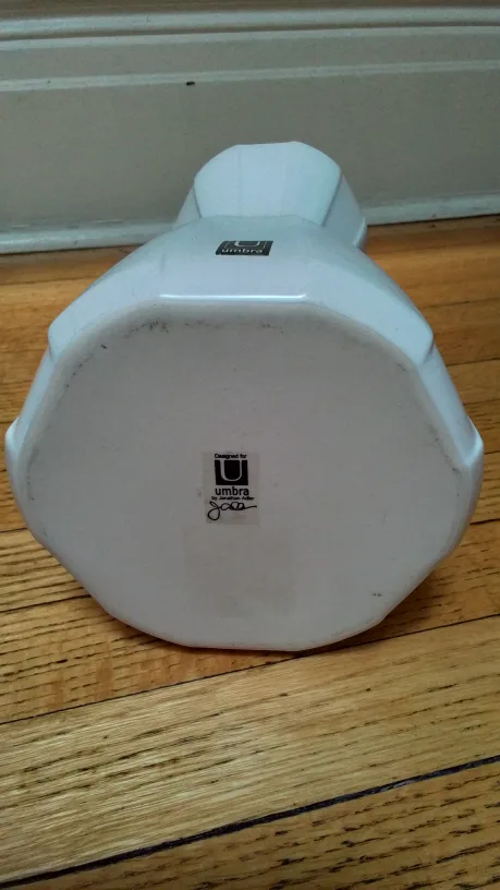 Umbra White Vase image indicator(3)