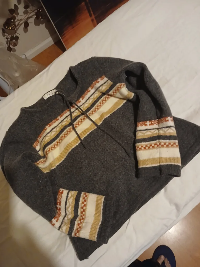 Urban Outfitters Grey Sweater thumbnail