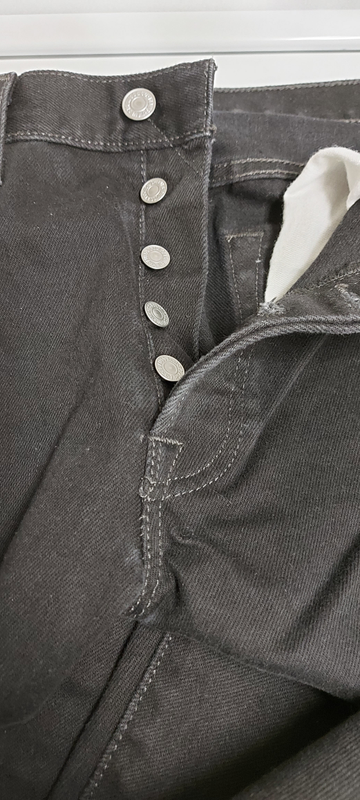 Levi's 501 Black Jeans - W32 L36 - photo 3