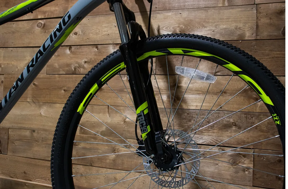 Titan Racing Player Mountain Bike - Grey & Neon Yellow image indicator(5)