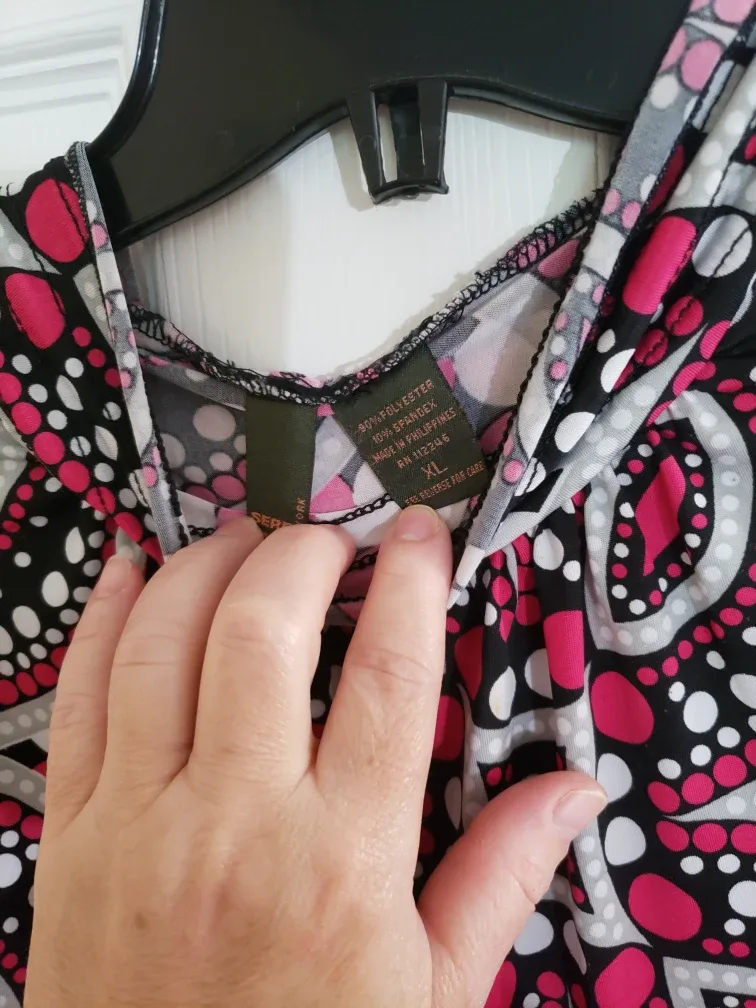 🇨🇦Versatyl Sleeveless Top - Size XL image indicator(3)