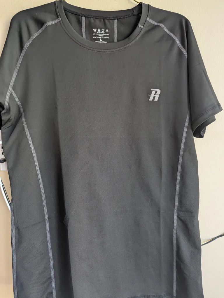 Russell Athletic T-Shirts -  Large CASH ONLY SERIOUS BUYERS ONLY image indicator(6)