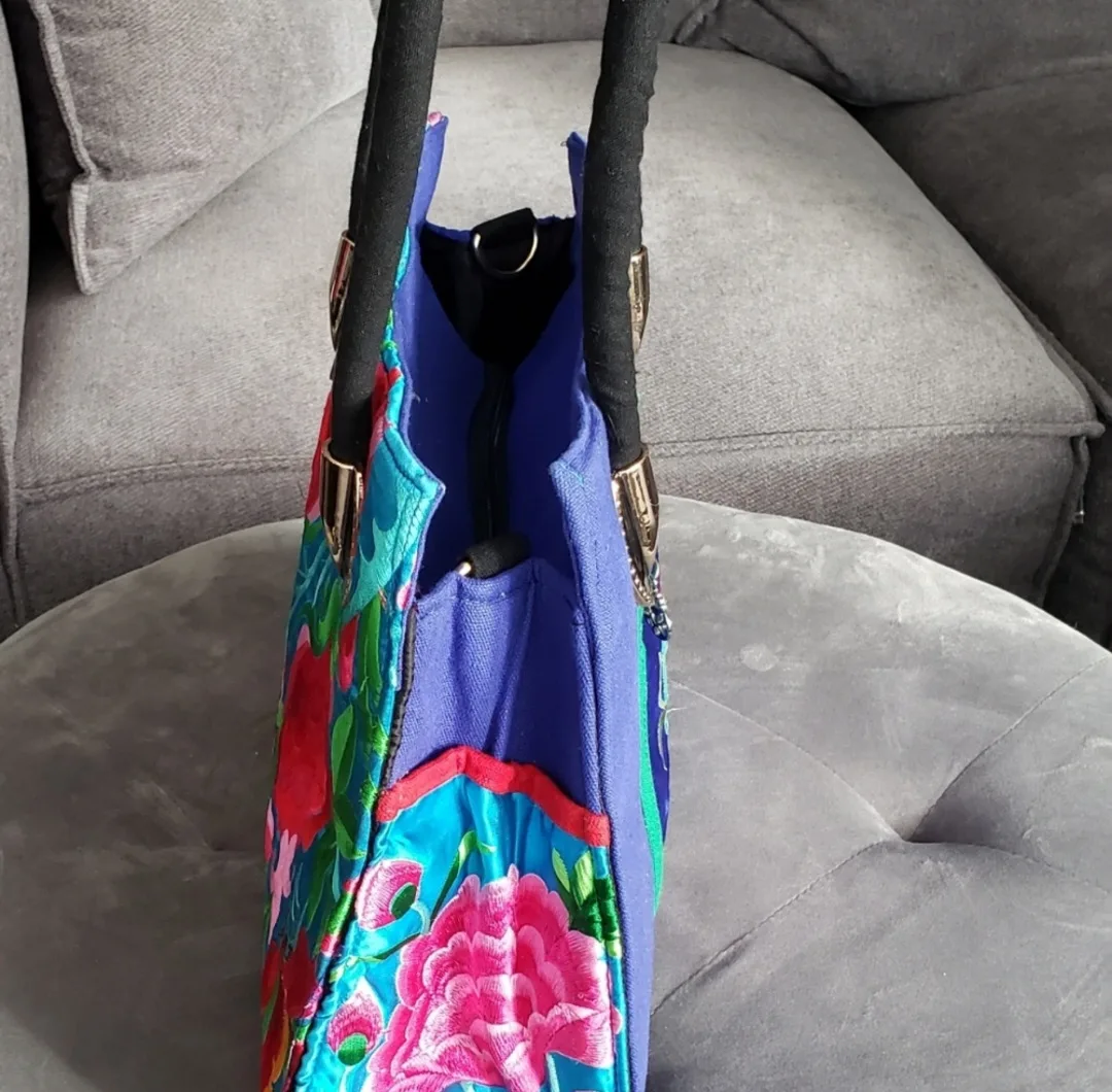 Floral Embroidered Hmong Bag image indicator(4)