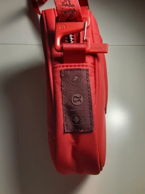 Lululemon Team Canada Mini Cross-Body Bag | Red image indicator(4)