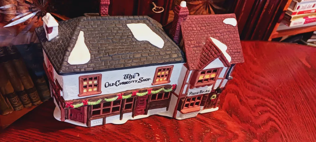 Beautiful Home Decor Heritage Village "The Old Curiosity Shop" thumbnail