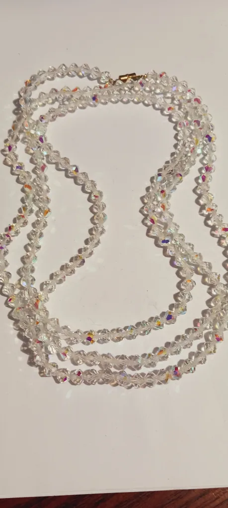 Beautiful Long Beaded Necklace thumbnail
