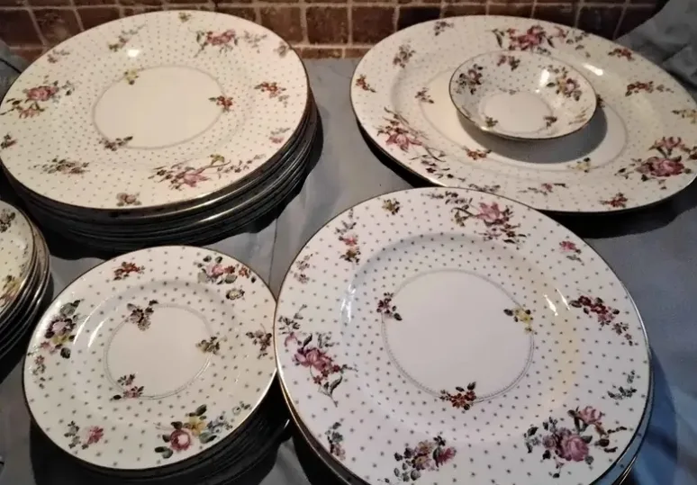 Royal Worcester "Astral " Set for 5 with Extras image indicator(8)