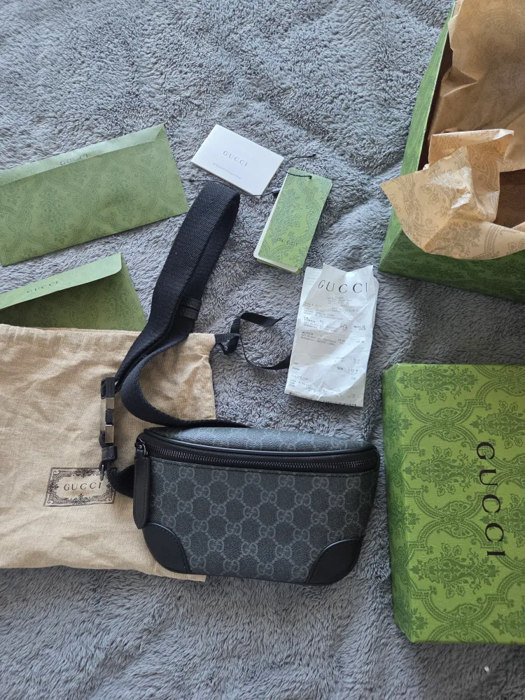GUCCI GG Emblem Small Black Used - Excellent Condition thumbnail