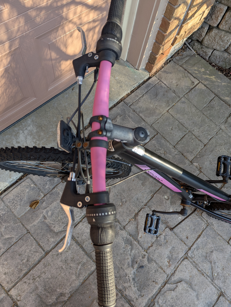 Northpoint Mountain Bike - Black & Pink - photo 4