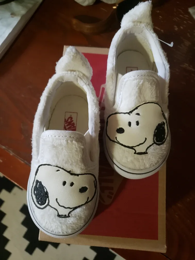 Vans x Peanuts Snoopy Toddler Shoes - Size 4.5 ���🇨🇦 thumbnail