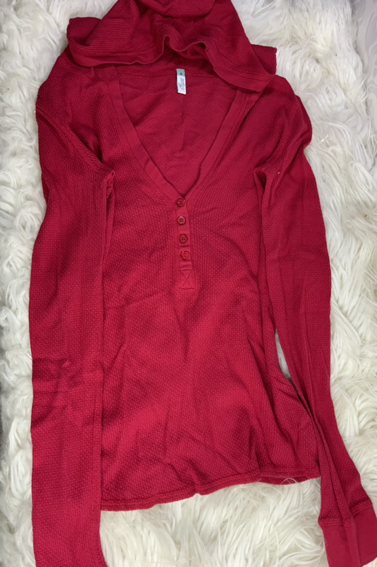 Thin red long sleeve with hood - photo 2