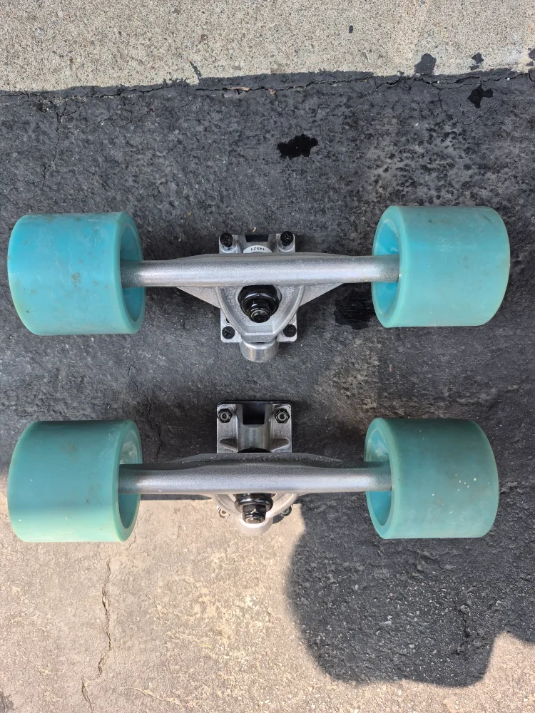 Set of Skateboard Trucks & Wheels thumbnail