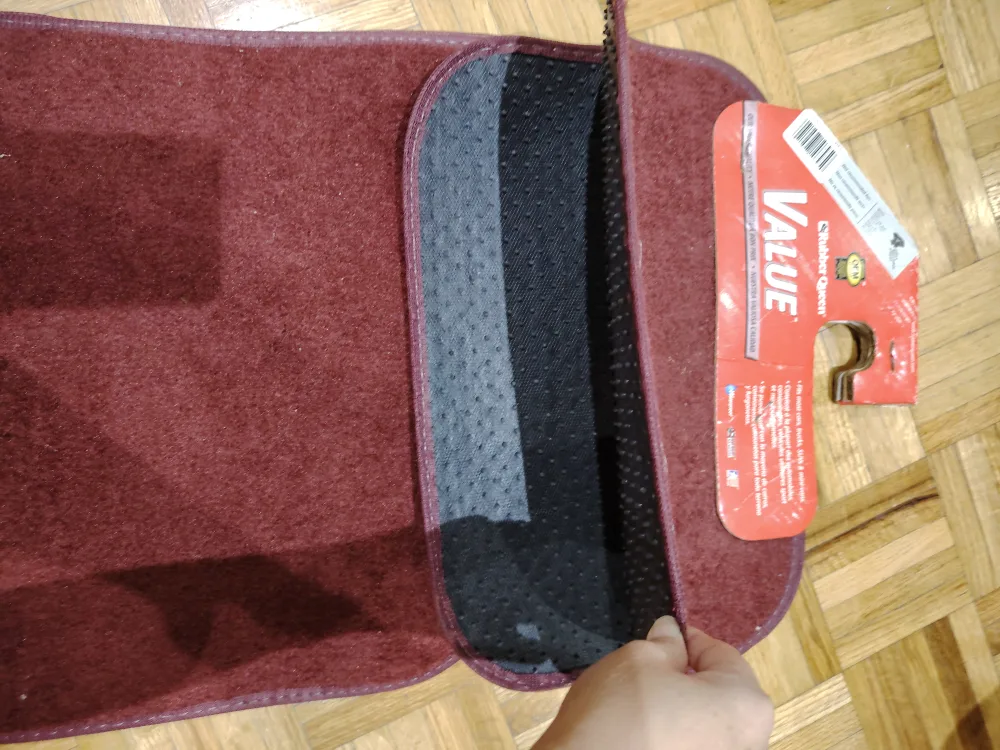 Rubber Queen Value Car Floor Mats - Burgundy image indicator(3)