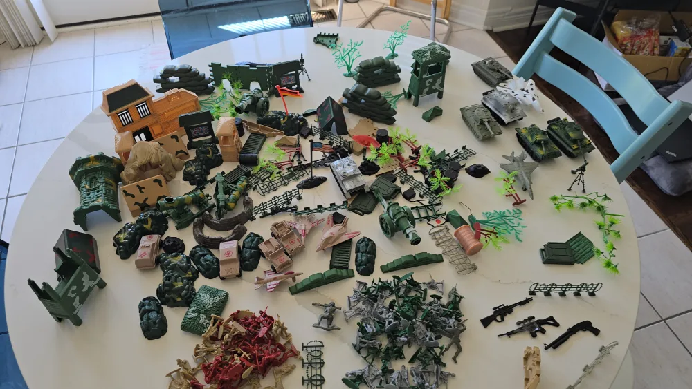 Large Army Toy Set thumbnail