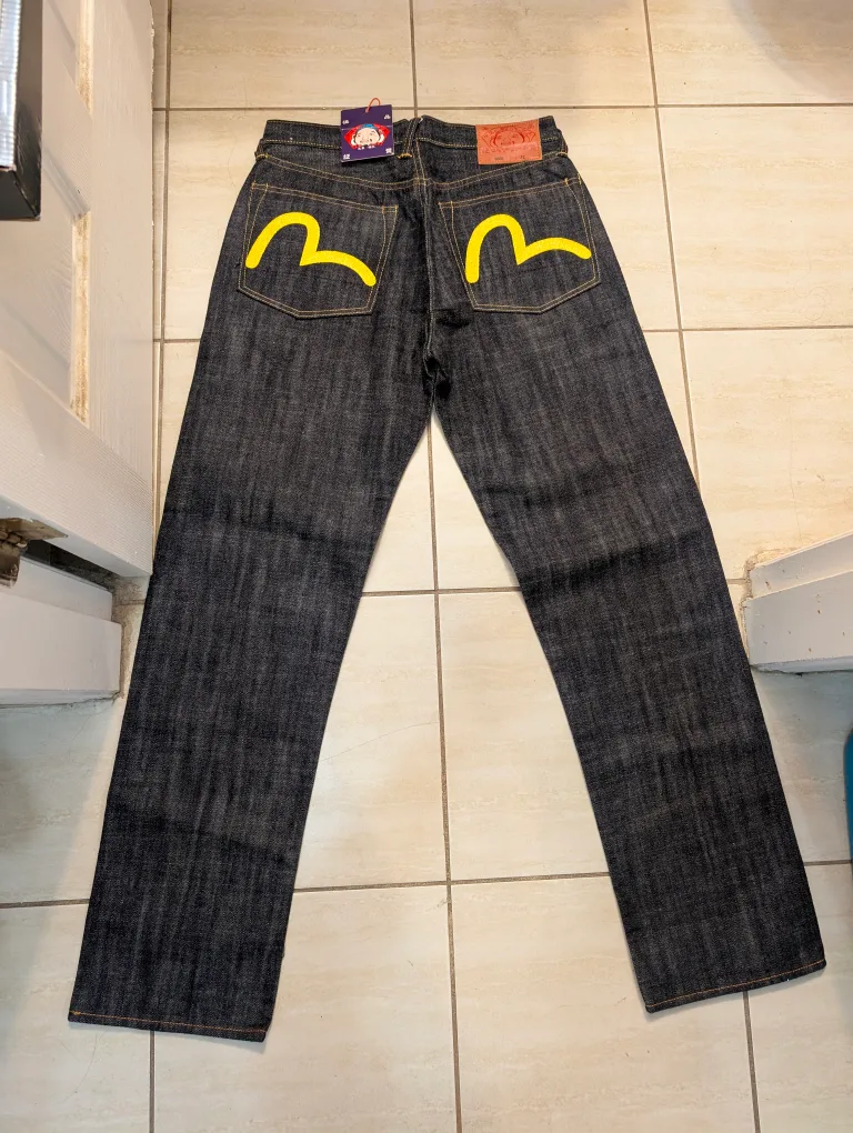 Evisu Yellow Logo Jeans - Size 32 - unique hand embroidery logo thumbnail