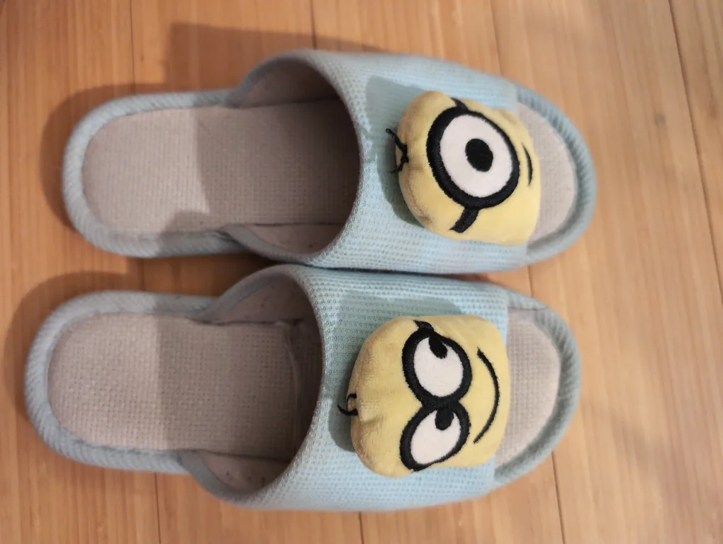 Minions Character Slippers - Light Blue 🇨🇦 thumbnail