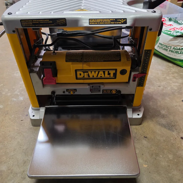 DeWalt DW734 Benchtop Planer thumbnail