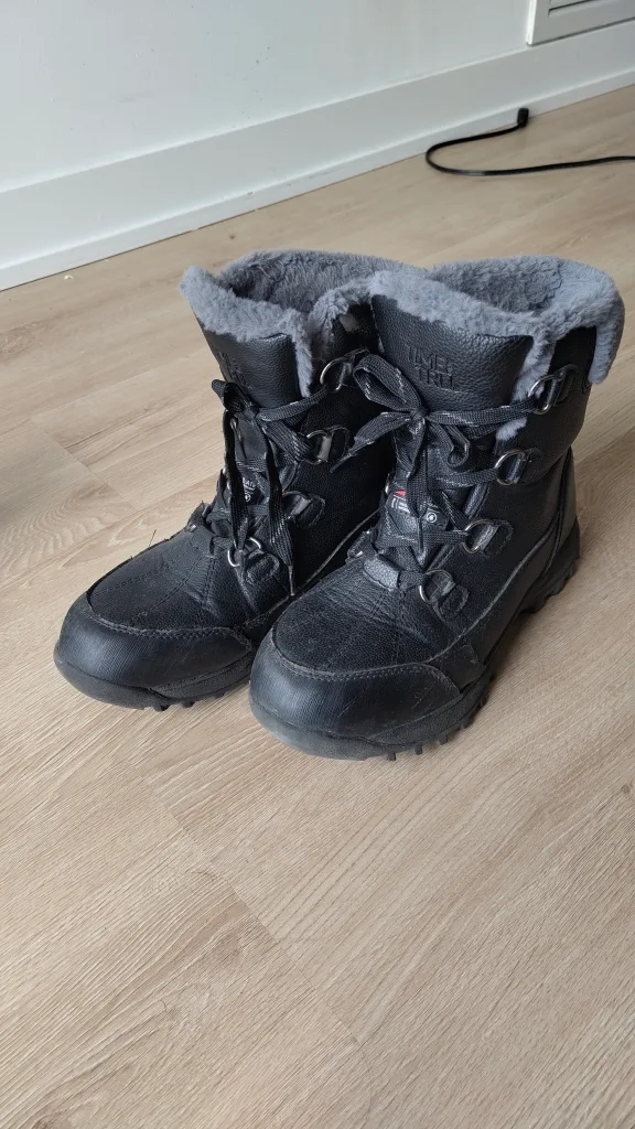 Time & Tru Black Winter Boots🇨🇦🧡 thumbnail