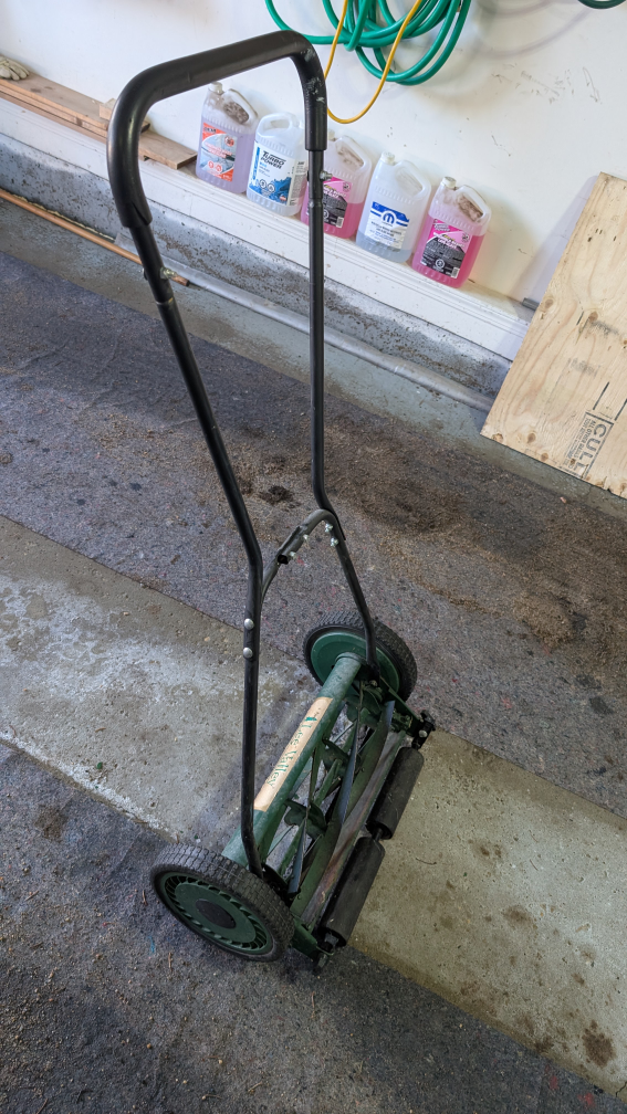 👀- WOW Lee Valley Push Reel Mower FCFS - photo 3