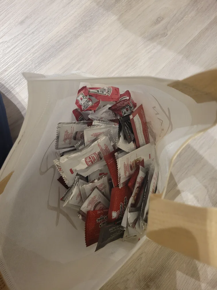 FREE - Ketchup & Soy Sauce Packets thumbnail