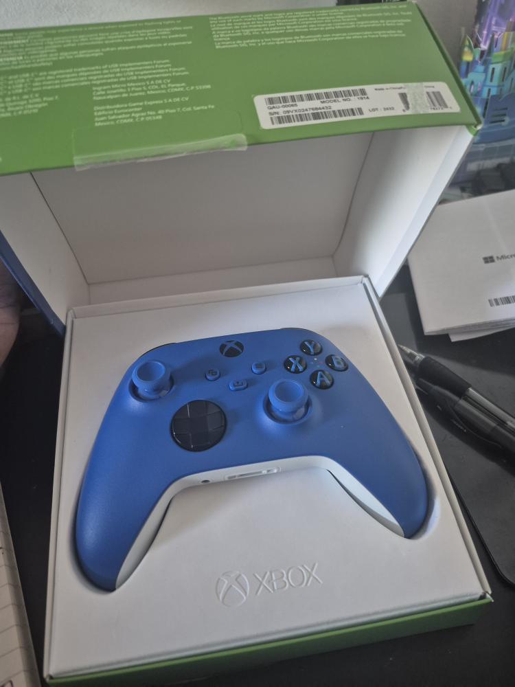 New Xbox Wireless Controller - Blue - photo 2