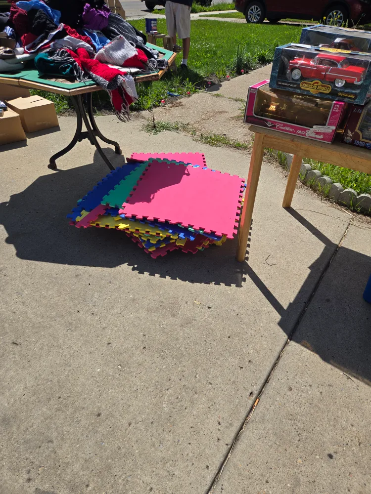 Colorful Foam Interlocking Floor Mats thumbnail
