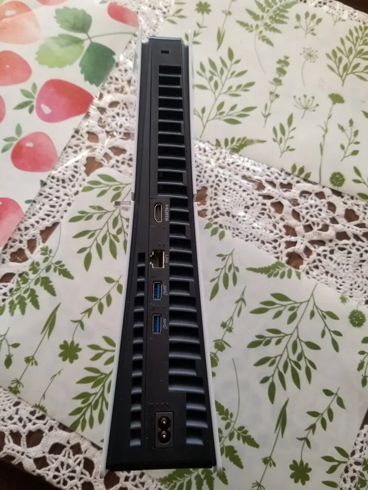 PS5 Slim Digital Edition Console Bundle image indicator(6)