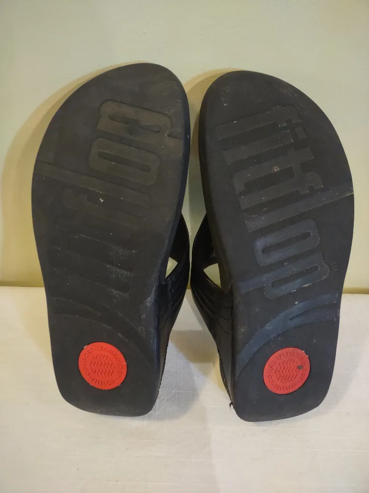Fitflop Black Flip Flops - US 9 image indicator(4)