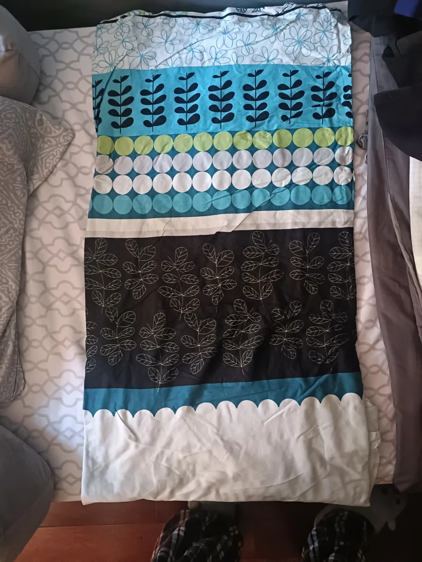 Patterned Cotton Bedsheet with Pillow cover thumbnail