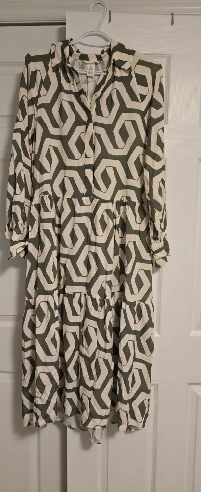 H&M dress thumbnail