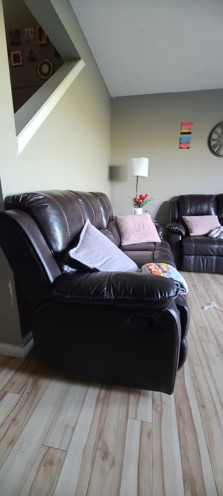 Brown Leather Reclining Sofa & Loveseat Set image indicator(2)