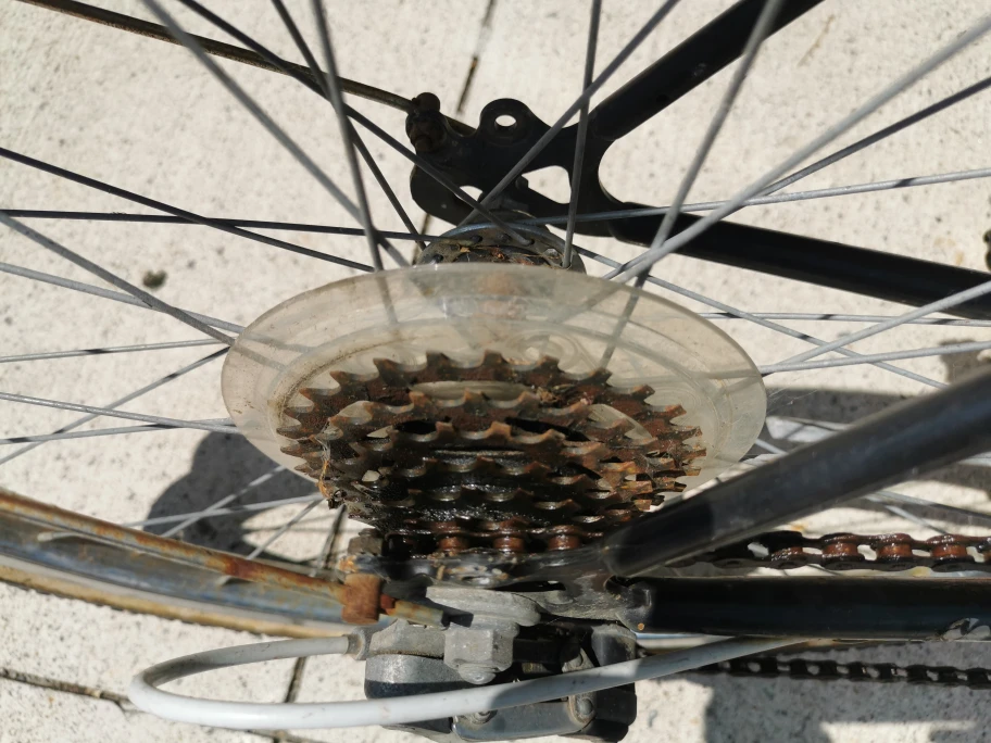 Old bicycle - photo 3
