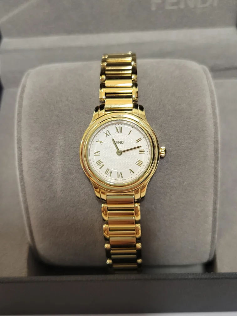 Fendi Classico Gold Watch image indicator(2)