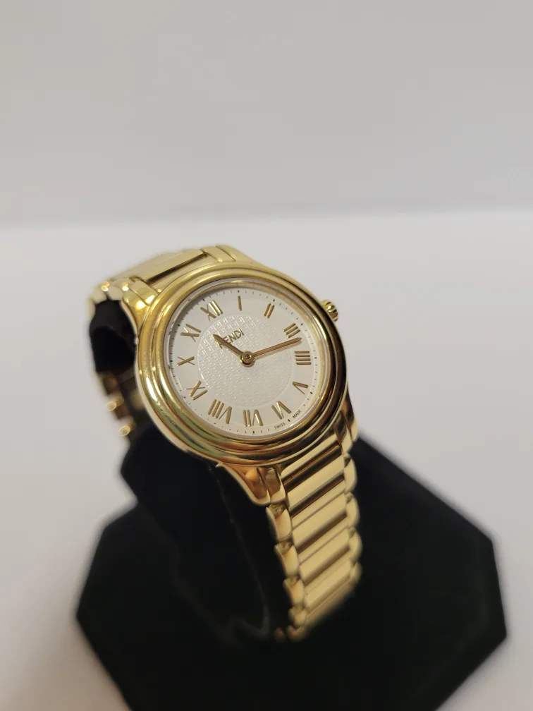 Fendi Classico Gold Watch image indicator(7)