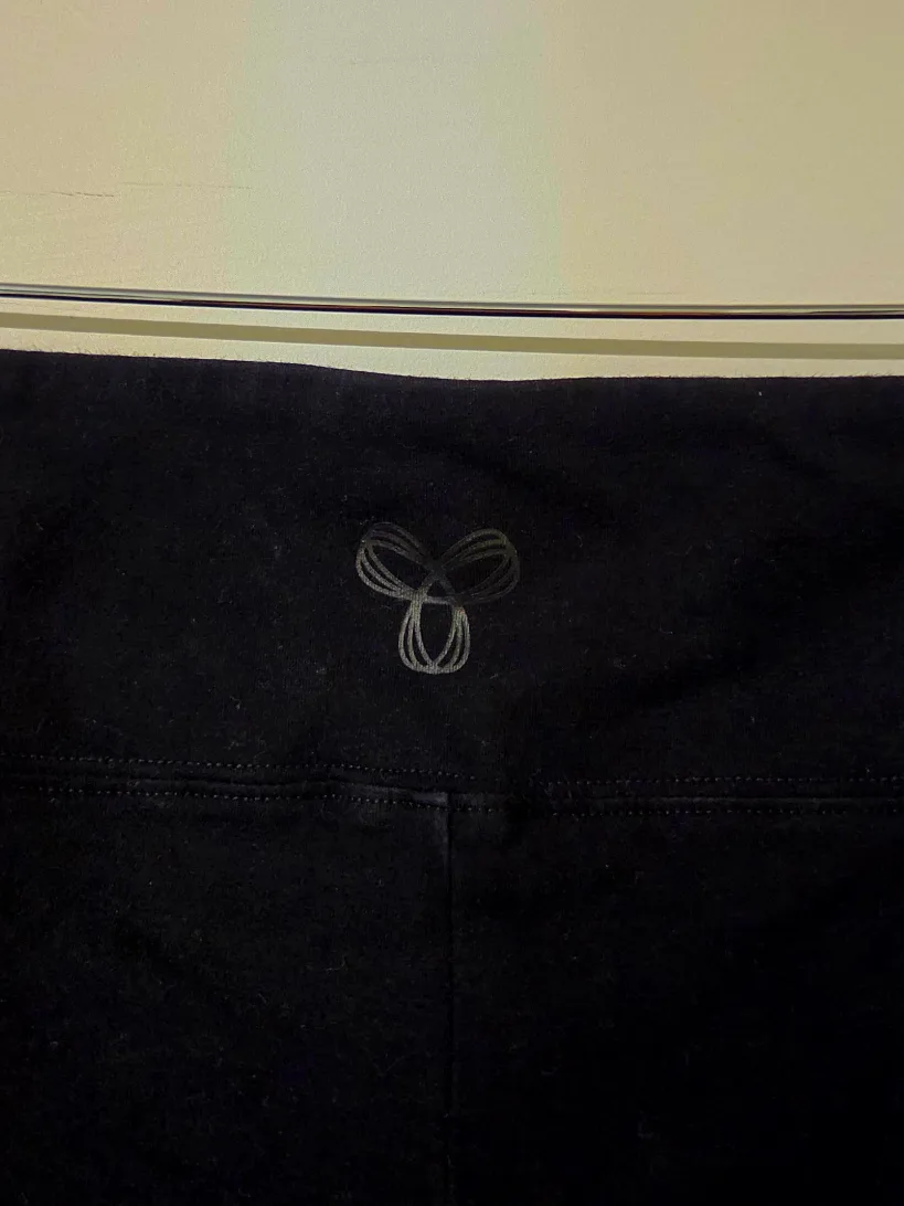 Aritzia TNA Butter Cheeky High-Rise 9" Black Bike Shorts Size S image indicator(4)