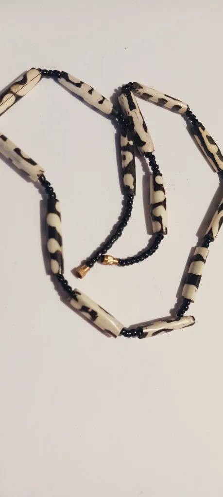 Cute Vintage Beaded Necklace thumbnail