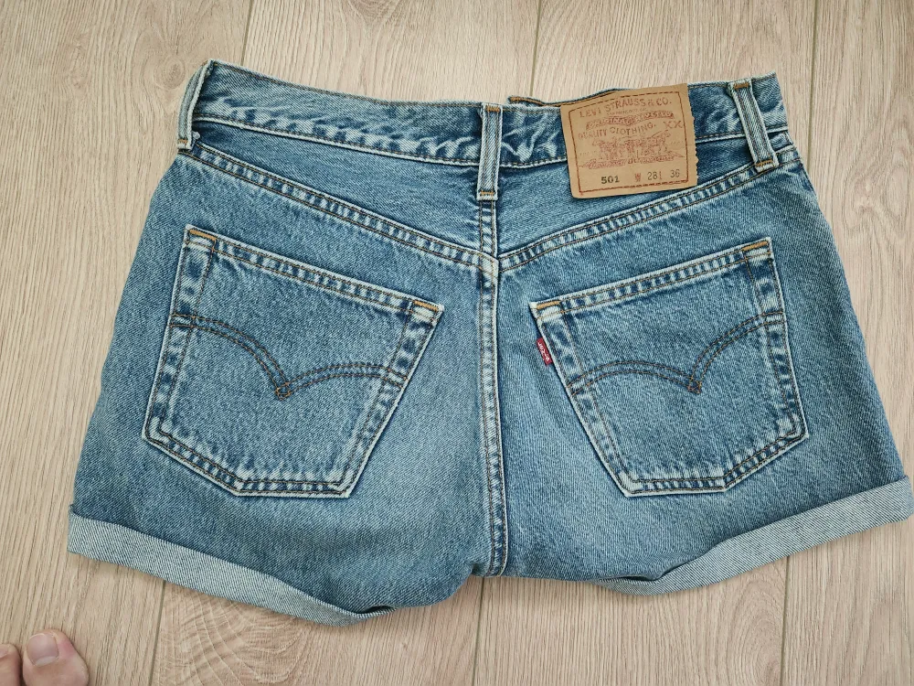 Levi's 501 Denim Shorts - Size 28 image indicator(2)