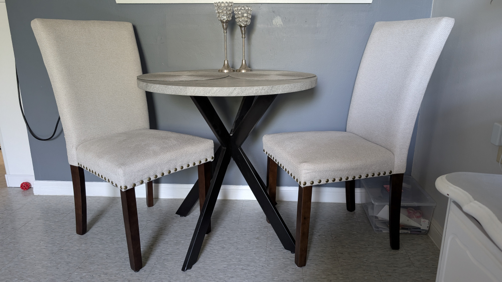 Round Dining Table with 2 Chairs