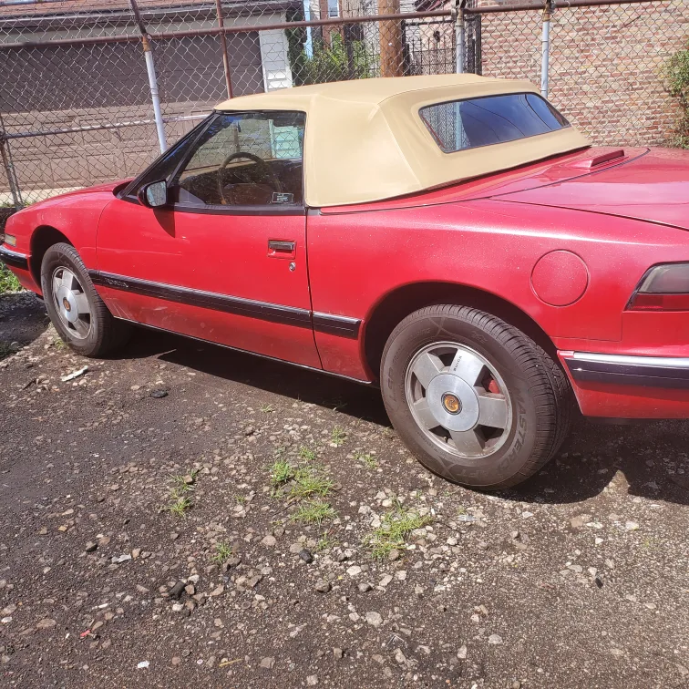 Buick Reatta Convertible - Red thumbnail