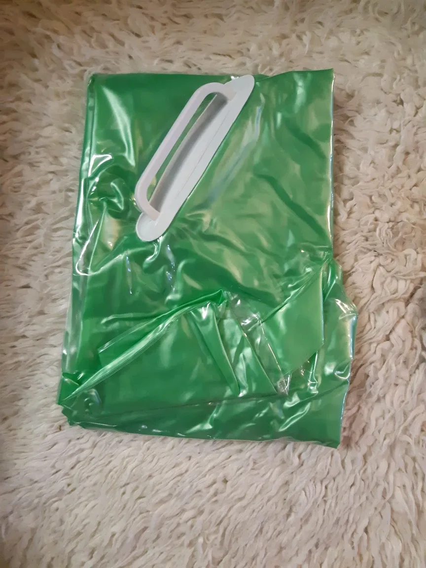 Brand new Green Inflatable water tube 🇨🇦 thumbnail
