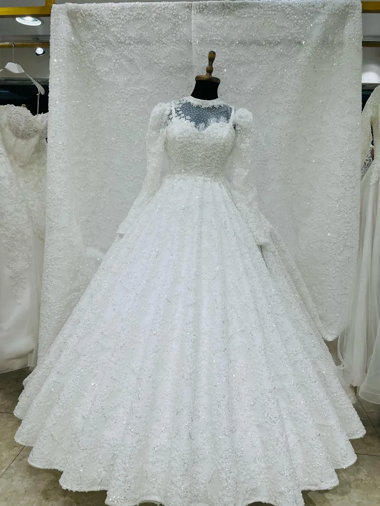 Elegant White Wedding Dress image indicator(9)