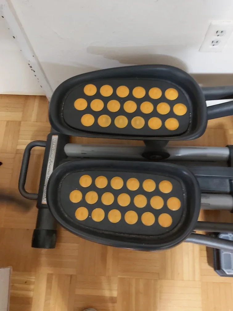 Pro-Form Elliptical Machine thumbnail