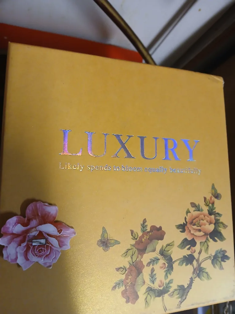 Luxury Glass Mug with Rose Handle image indicator(3)