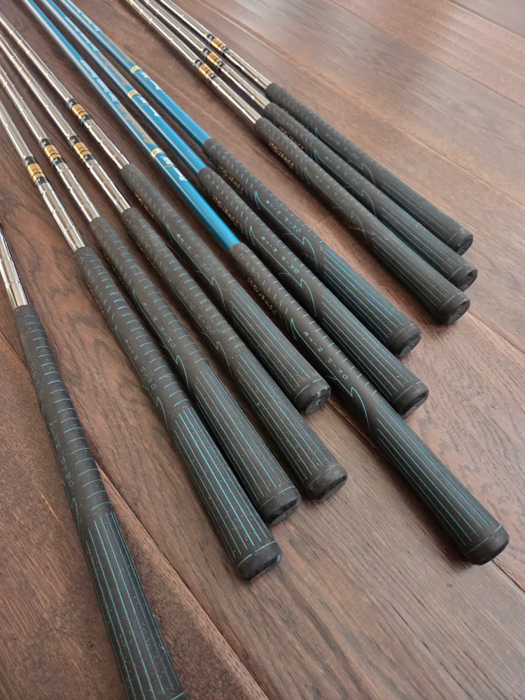 Grand Slam Oversize Performance Golf Club Set image indicator(2)